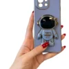 Funda Soporte Astronauta para Xiaomi Redmi 10C / 13C La funda que protege tu celu y levanta tu estilo: conocé la Funda Astronauta. Si buscás algo que combine protección, diseño y practicidad, esta funda es tu match perfecto